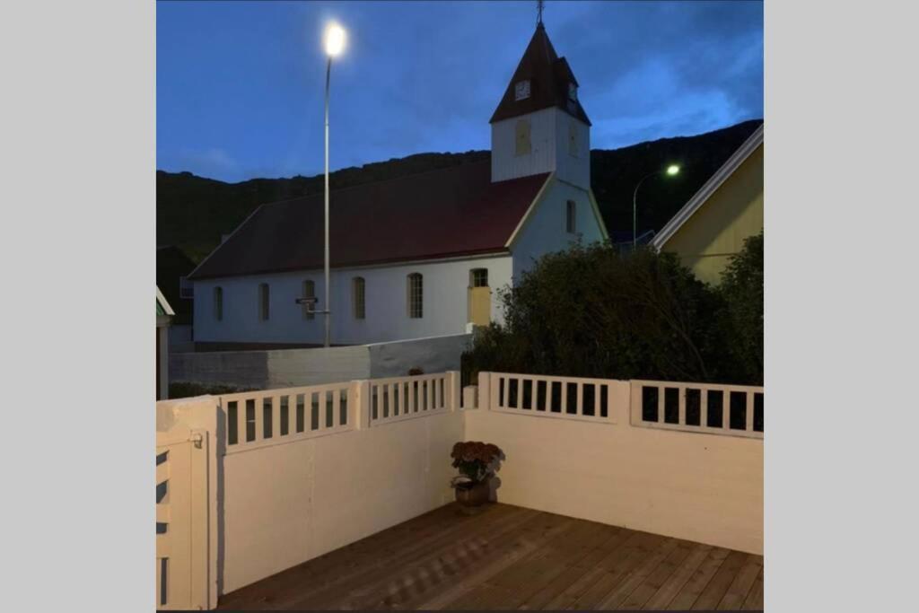 Peddastova In The Heart Of Fishing Village Skopun Bagian luar foto